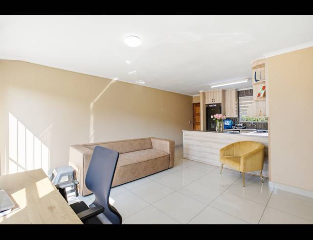 2 BEDROOM CLUSTER FOR SALE IN MAGALIESSIG